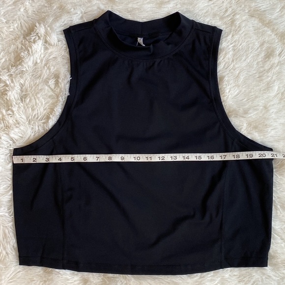 Fabletics Giana Mock Neck Tank - Picture 3 of 8